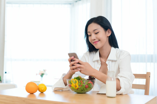 一个年轻女孩的健康生活