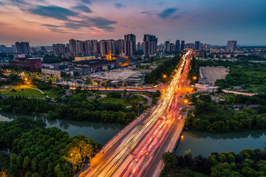 成都成华区杉板桥夜景