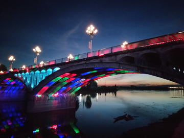 夜景彩桥