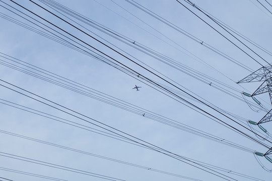 天空 高压电线