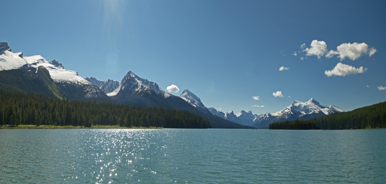 冰川 冰山 湖畔 河流 大山