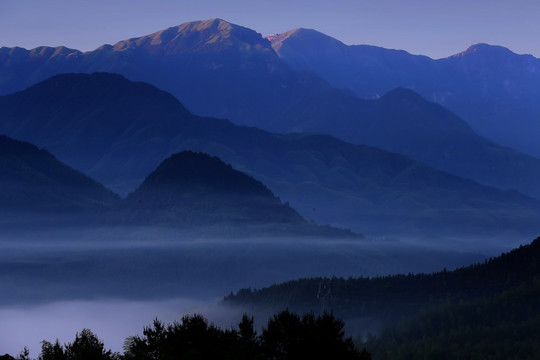 水墨山川