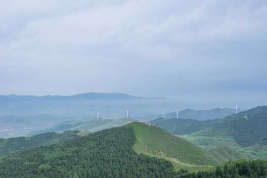 夏日山峦