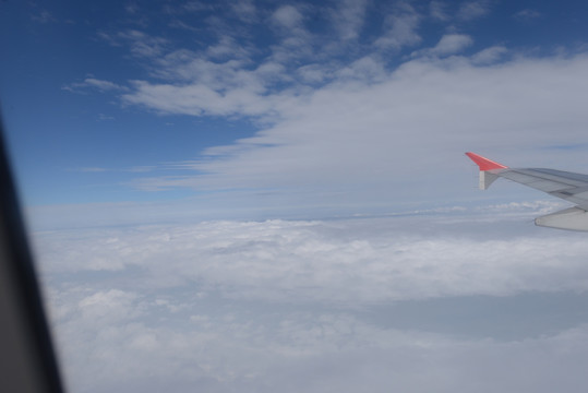 高空白云 分层云层