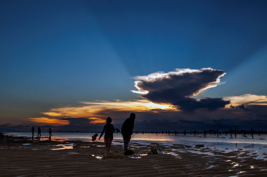 海边夕阳 天空晚霞 滩涂 倒影