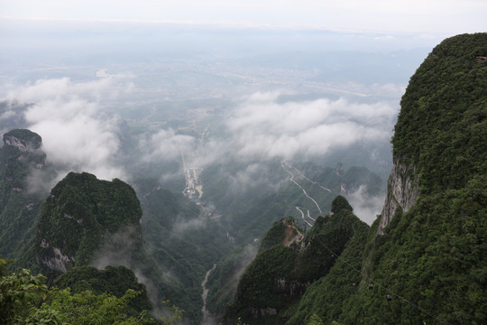 张家界天门山风景图