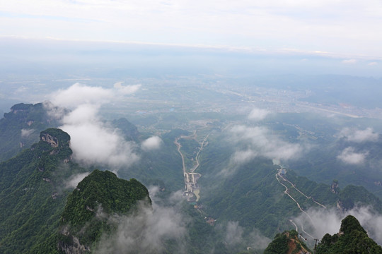 张家界天门山风景图