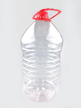 大塑料瓶