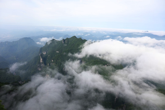 张家界天门山风景图