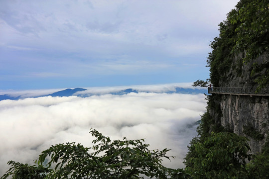 张家界天门山风景图