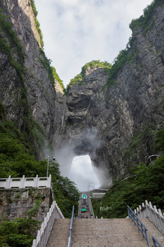 张家界天门山风景图