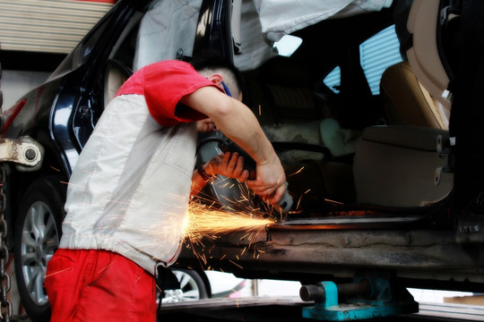 汽车修理工 汽车焊接