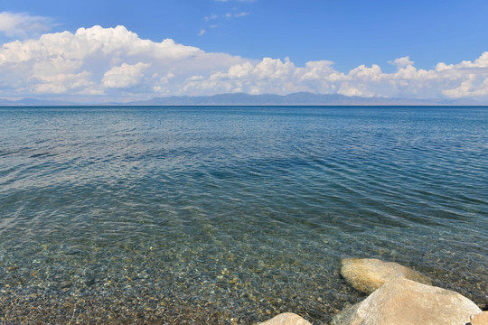 赛里木湖夏季风光