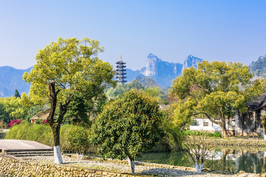 石堤与文峰塔