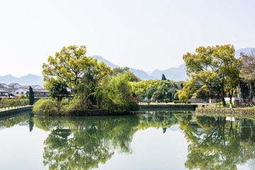 湖光山色