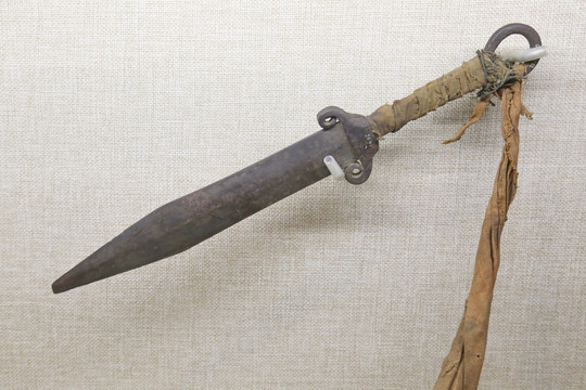 抗战时期民兵使用的匕首
