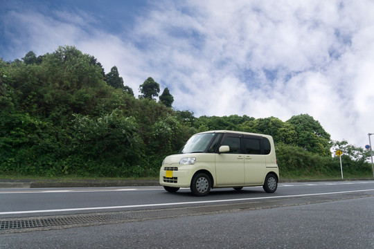 轻型轿车 两厢车