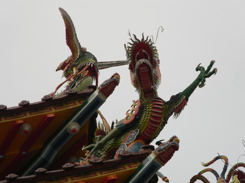 台湾寺庙屋脊装饰 龙