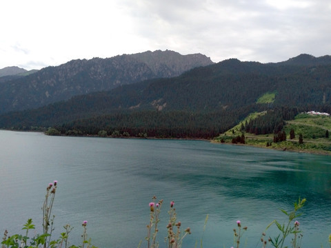 天山天池 山岳湖泊 自然景观