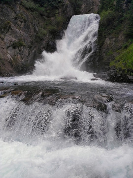 溪流瀑布 高山河流 清澈溪流