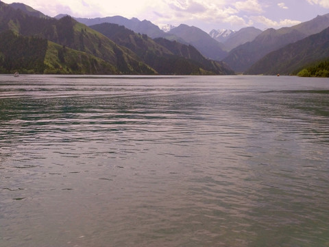 天山天池 山岳湖泊 自然景观