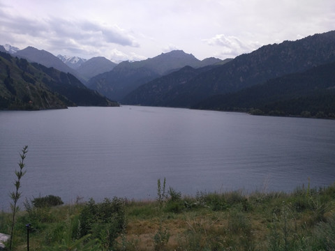 天山天池 山岳湖泊 自然景观