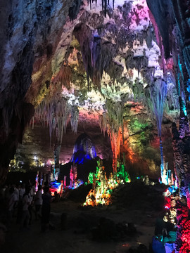 龙山火岩溶洞