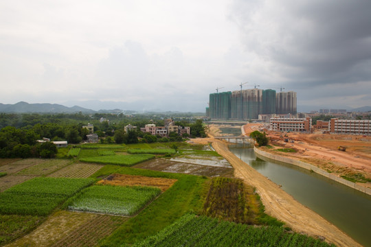 源河地产 建筑工地