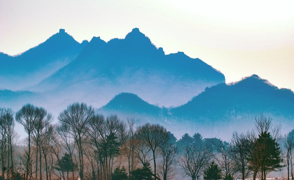 水墨群山