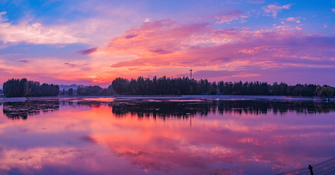 彩云晚霞 湖景