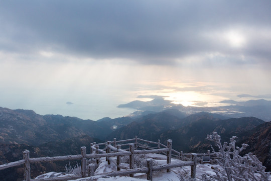 崂山阴雨天