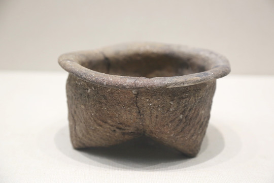 商代的陶器褐陶鬲