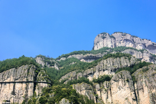 崖下库风景区山景