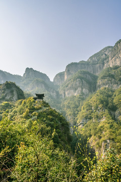 崖下库风景区山景