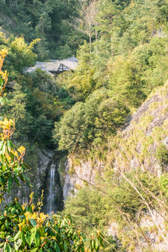 崖下库风景区山景