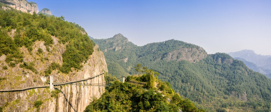 崖下库风景区山景