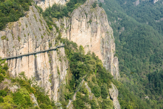 崖下库风景区山景