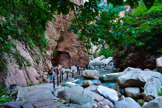 山谷山林流水