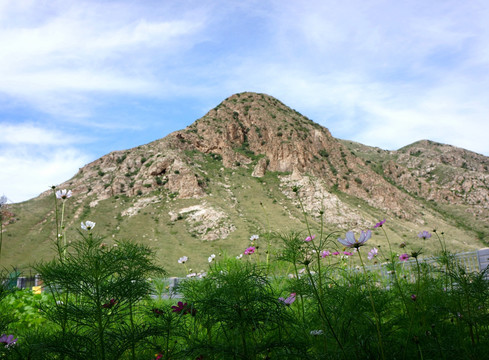 草原山岭