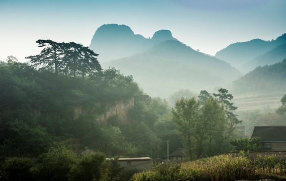 山中小镇