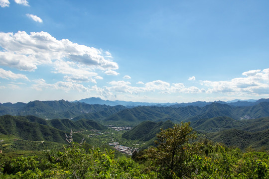 从定都峰远眺北京西山