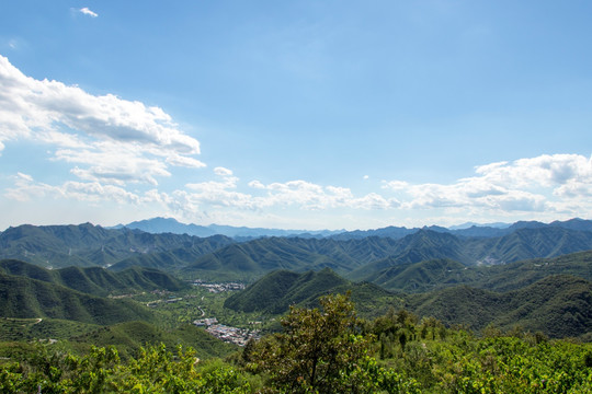 从定都峰远眺北京西山