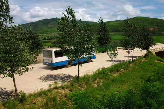朝鲜的乡村巴士