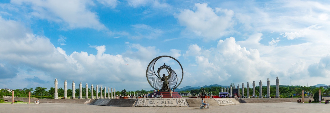 东夷广场 天空 蓝天 白云