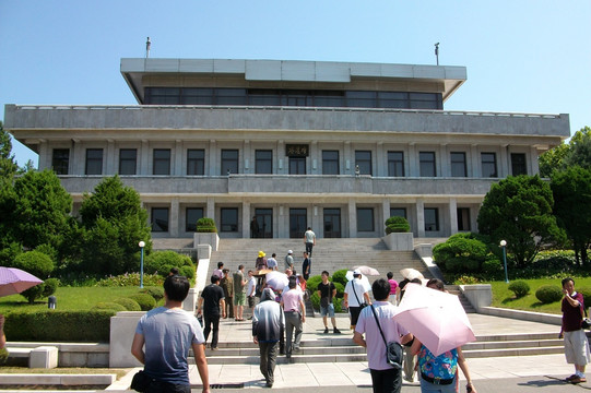 朝鲜板门店三八线建筑板门阁