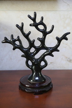 鹿角形发财树瓷雕