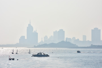 海滨城市剪影