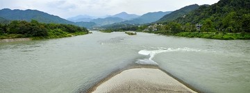 都江堰鱼嘴全景图