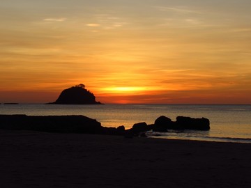 海上日出