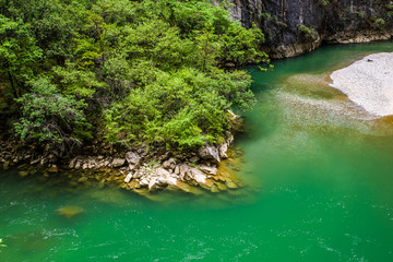 巴拉格宗河流